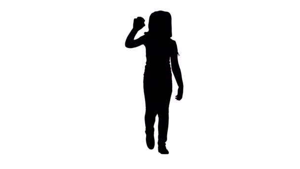 Silhouette Chica alegre saludando y agitando su mano mientras camina . — Vídeos de Stock