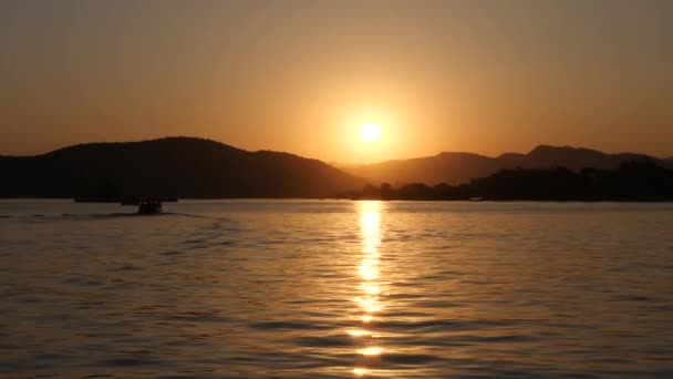 Puesta de sol en India. Hermosa, costa. — Vídeos de Stock