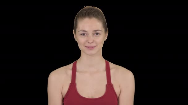 Femme caucasienne yoga méditation assis lotus, mains couplées, Canal Alpha — Video
