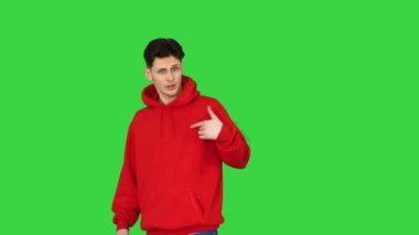 Havalı adam Yeşil Ekran, Chroma Key 'de break dans savaşına çağırıyor..