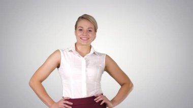 Kendine güvenen genç ve güzel garson elleri kalçasında, Alpha Channel