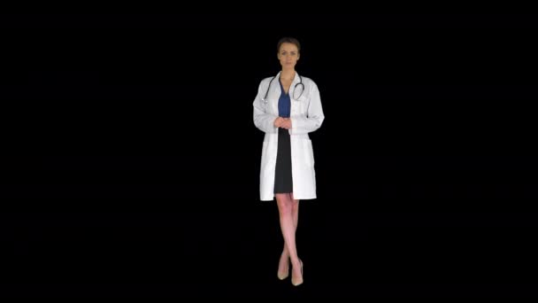 Giovane donna medico battendo le mani, Alpha Channel — Video Stock