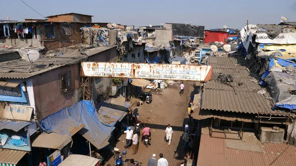 Mumbai, Índia - 25 de dezembro de 2017: Favelas de Mumbai. — Fotografia de Stock