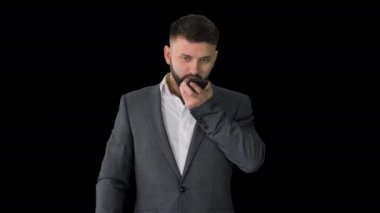 Türk işadamı akıllı telefonlar kullanıyor dijital ses asistanı, Alpha Channel