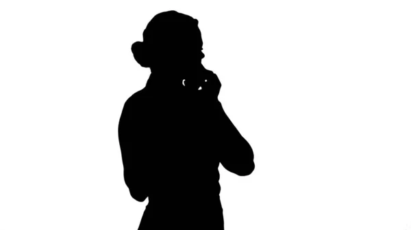 Silhouet Vrouw aan de telefoon. — Stockfoto