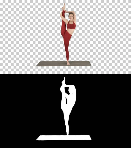 Γυναικείο Yoga Model Making Standing Split Smiling, κανάλι Άλφα — Φωτογραφία Αρχείου