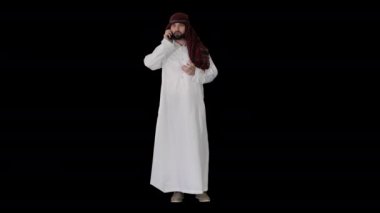 Arap Emirlikleri BAE Şeyh işadamı Alfa Kanalı 'ndan bir arama yapıyor.