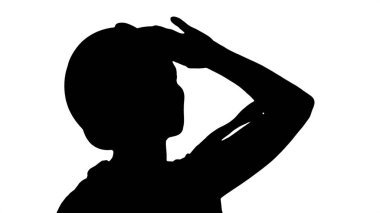 Siluet mühendisi inşaat işçisi kadın inşaatın boyutuna hayran kaldı..