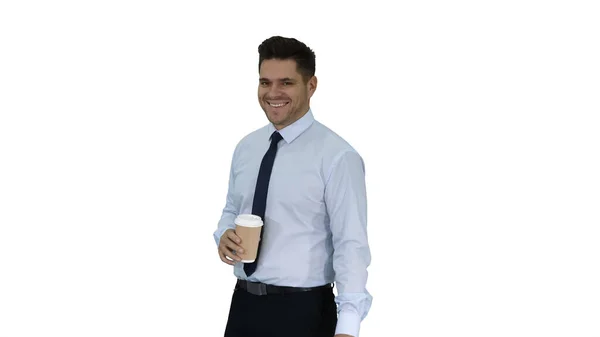 Homme d'affaires avec emporter café souriant à la caméra sur fond blanc. — Photo