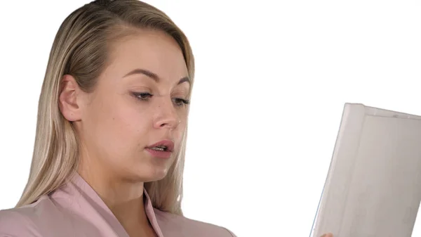 Chica positiva alegre haciendo videollamada sobre fondo blanco. — Foto de Stock