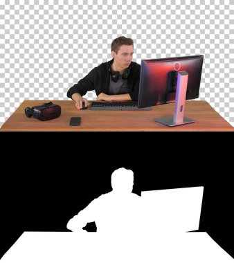 Genç oyuncu oyun seyrediyor, Alpha Channel ve Silhoue.