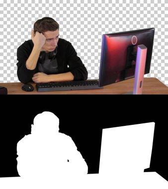 Online oyun izlerken hayal kırıklığı yaratan üzgün oyuncu, Alph