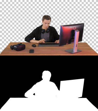 Oyuncu kişisel bilgisayarda bir video oyunu oynuyor, Alfa Kanalı w