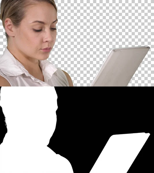 Genç çekici bir iş kadını elinde tablet bir bilgisayar tutuyor, Alpha. — Stok fotoğraf