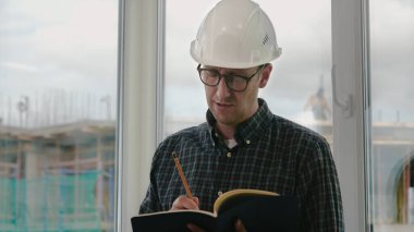 Deftere yazan mühendis..