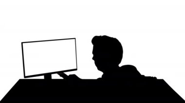 Siluet Oynatıcı ya da bilgisayar korsanı telefona cevap veriyor.