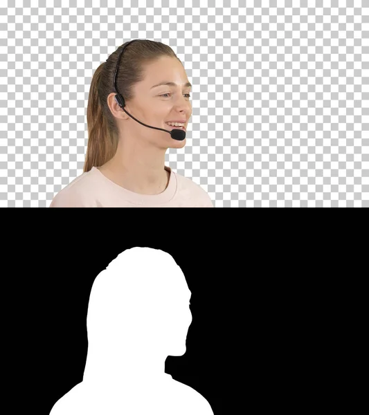 Schöne Callcenter-Betreiber mit Headset sprechen, Alpha Chann — Stockfoto