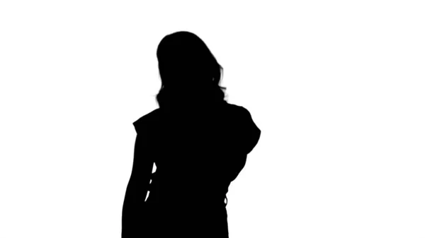 Silhouette Mujer joven con el pelo rubio en camiseta roja mirando — Foto de Stock