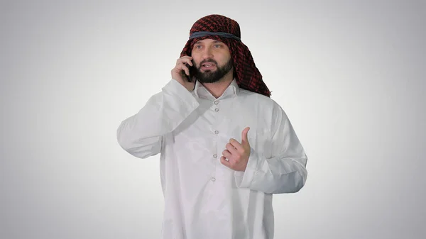 Арабський шейх робить дзвінок на задньому плані.. — стокове фото