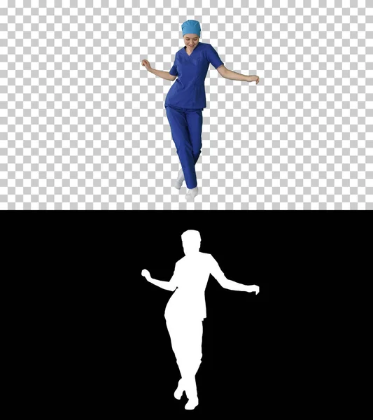 여자 의사가 춤추고 걷고 있어 실루엣과 알파 채널 — 스톡 사진