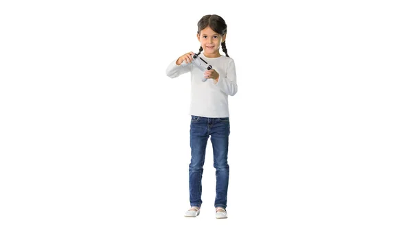 손에 조이스틱을 쥐고 있는 흥분 한 어린 소녀 비디오 게임 — 스톡 사진