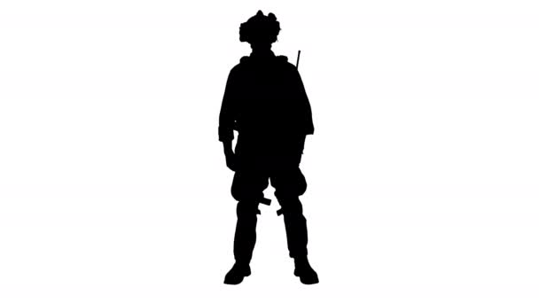 Soldato in piedi, in ascolto e annuendo, Alpha Channel — Video Stock