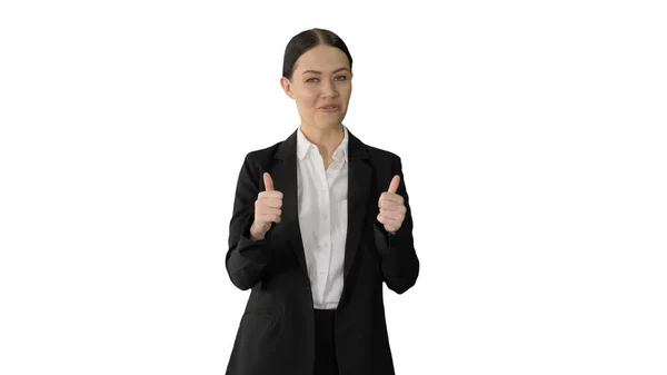 Mujer de negocios sonriente explicando y haciendo gestos mientras camina —  Fotos de Stock