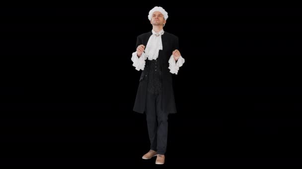 Людина одягнена в куртизанку сукні і білий перука мислення і метушитися пальцями, Альфа канал — стокове відео