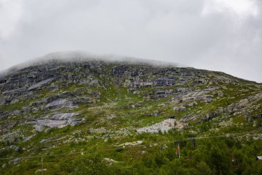 Trolltunga için yolda Norveç dağların güzel manzara