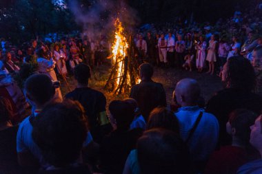 Zaporijya, Ukrayna-21 Haziran: Kutlama Kupala gecelik 21, 2014 yılında Zaporijya, Ukrayna. Pagan Slav tatil Kupala gece kutlama
