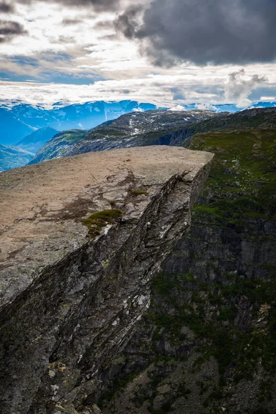 Trolltunga Için Yolda Norveç Dağların Güzel Manzara — Stok fotoğraf