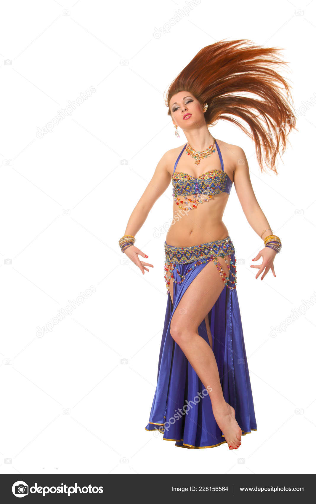 Jeune Femme Indienne Portant Un Costume Traditionnel De Danseuse Du Ventre  Dansant La Danse Orientale Exotique Avec Le Corps Et Les Mains