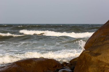 Hint Okyanusu, yüksek dalgalar