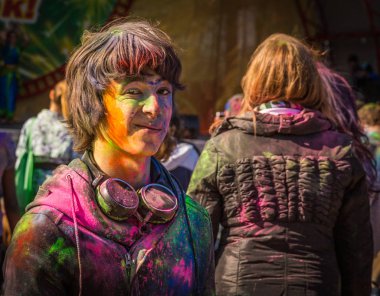 Kharkiv, Ukrayna-Mart 22: Bayram kutlamaları 22 Mart 2014 Kharkiv, Ukrayna. Renkler ve bahar Holi Gorki Park Hint Festivali kutlama