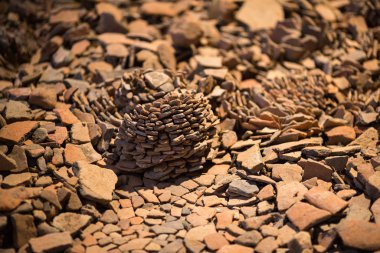 Soyut dünya küçük taştan