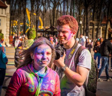 Kharkiv, Ukrayna-Mart 22: Bayram kutlamaları 22 Mart 2014 Kharkiv, Ukrayna. Renkler ve bahar Holi Gorki Park Hint Festivali kutlama