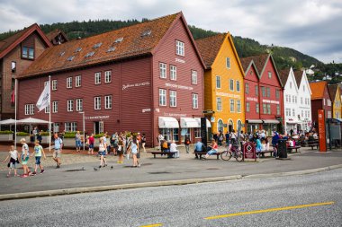 Bergen, Norveç-Temmuz 21: Bryggen 21, Bergen, Norveç'te 2016. Bryggen Bergen tarihsel bölge.