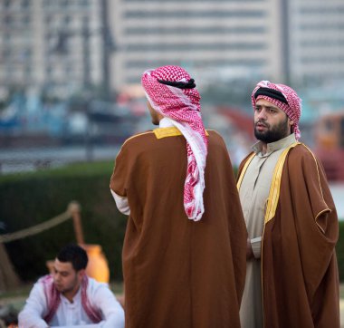Birleşik Arap Emirlikleri'nin başkenti Abu Dabi üzerinden seyahat 