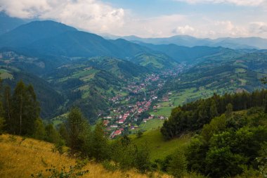Karadağ dağ yaz panoraması
