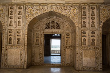 Agra de bahar kırmızı kalede