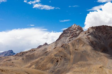 Himalayalar, güzel dağ manzarası il Ladakh, Hindistan