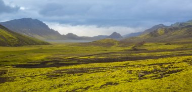 Güzel dağ Panorama Milli Parkı Landmannalaugavegur, İzlanda. 