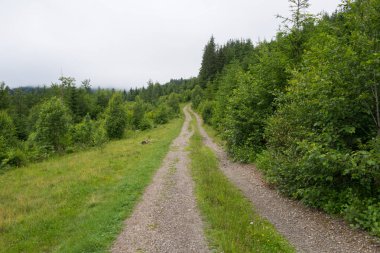 Karadağ dağ aralığının puslu görünümü