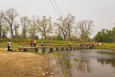 Gündüz, Güney Asya'da Nepal gezilerinde seyahat 