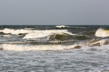 Hint Okyanusu, yüksek dalgalar