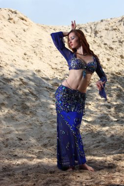 Kumsalda dans dansöz