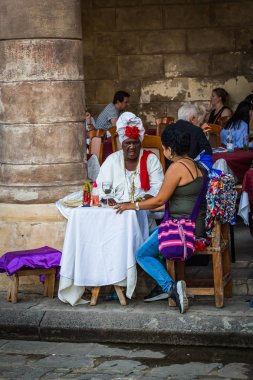 Habana, Cuba-Ocak 14: Fortune teller üzerinde 14 Ocak 2018 yılında Havana, Küba. Falcı şehrin sokak