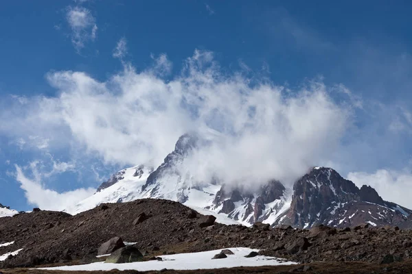 Berget Kazbek Molnen Georgien — Stockfoto
