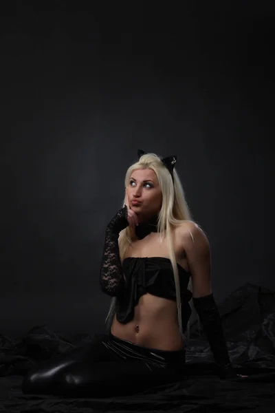 Menina Sexy Com Gato Orelhas Posando — Fotografia de Stock