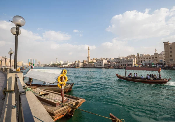 Dubai Förenade Arabemiraten Januari Traditionell Abra Färjor Januari 2014 Dubai — Stockfoto